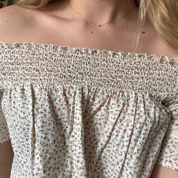 Arizona Jeans Co floral off the shoulder top - Picture 2 of 7